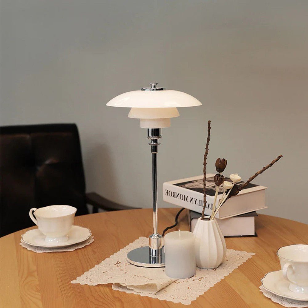 Lampada da tavolo nordica in vetro con luce calda ambientale