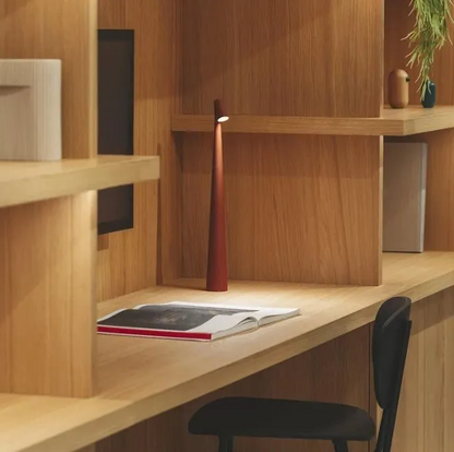 Lampada da tavolo wireless LED design nordico minimalista