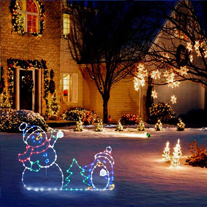 Luce LED Animata Battaglia di Palle di Neve con Pupazzo di Neve e Pinguino