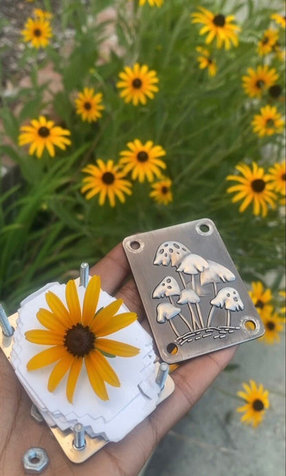 Mini pressa per fiori compatta