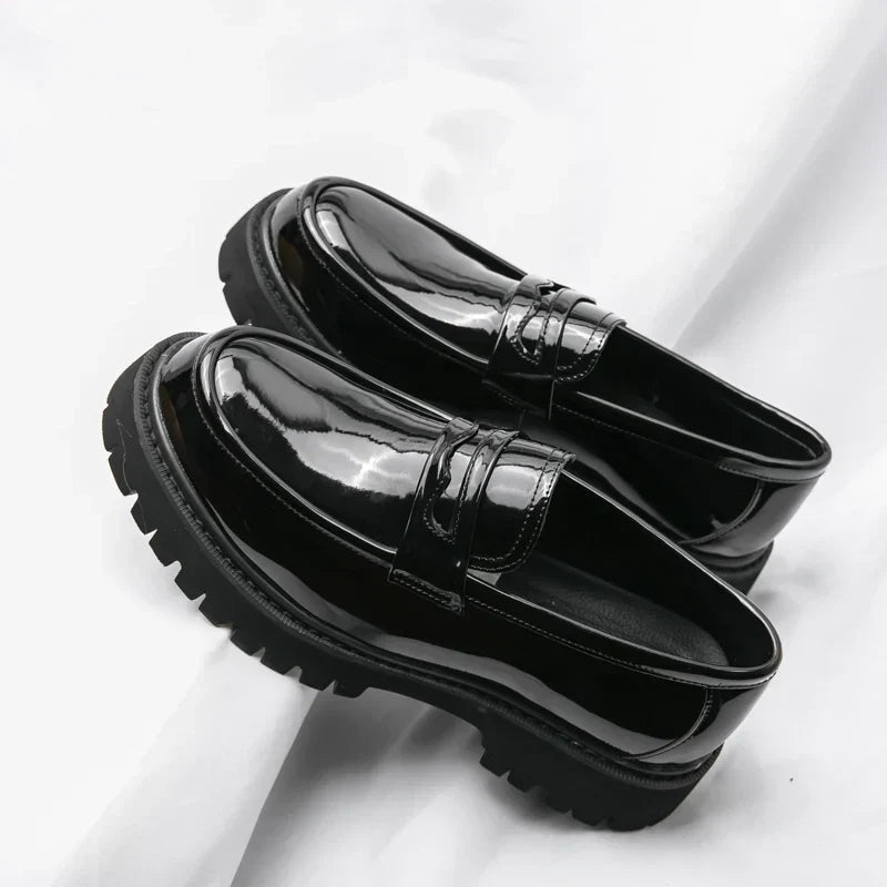 Mocassini neri da uomo con suola chunky
