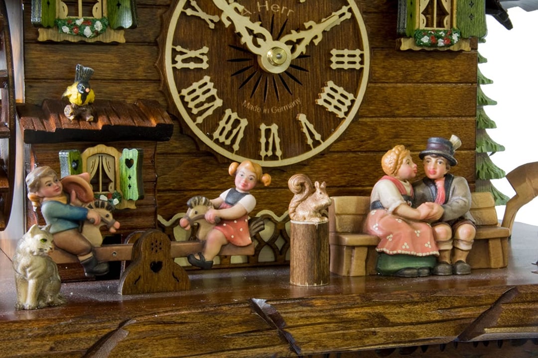 Orologio a cucù tradizionale in legno con design chalet, musica, pendolo e spegnimento notturno