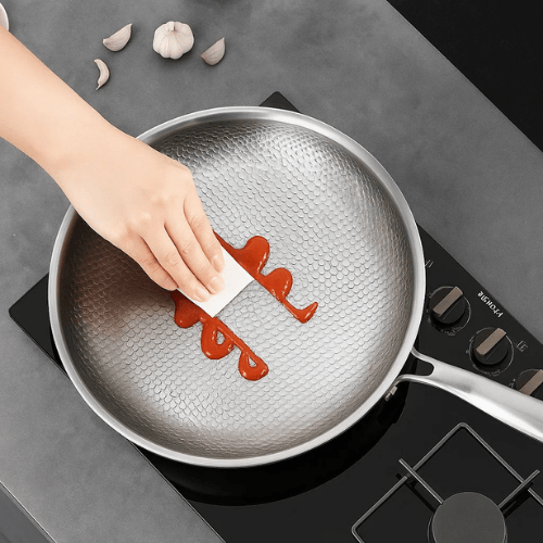 Padella in titanio premium per tutti i piani cottura