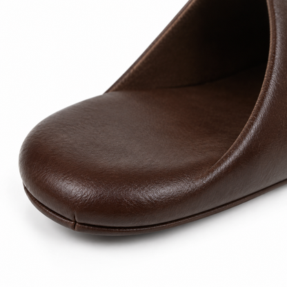 Pantofole da uomo slip-on marrone intenso con suola rigida