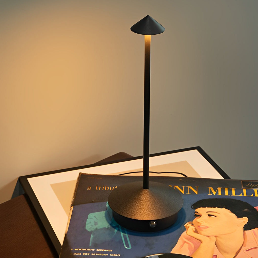 Pina Pro - Lampada da tavolo USB dimmerabile elegante