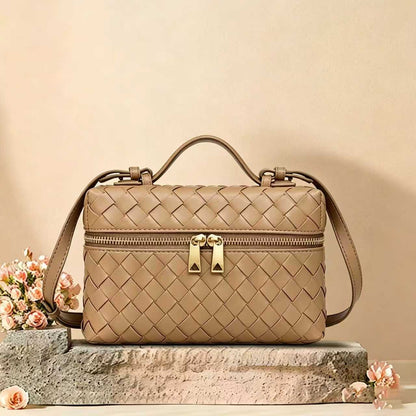 Pochette cosmetica in pelle intrecciata