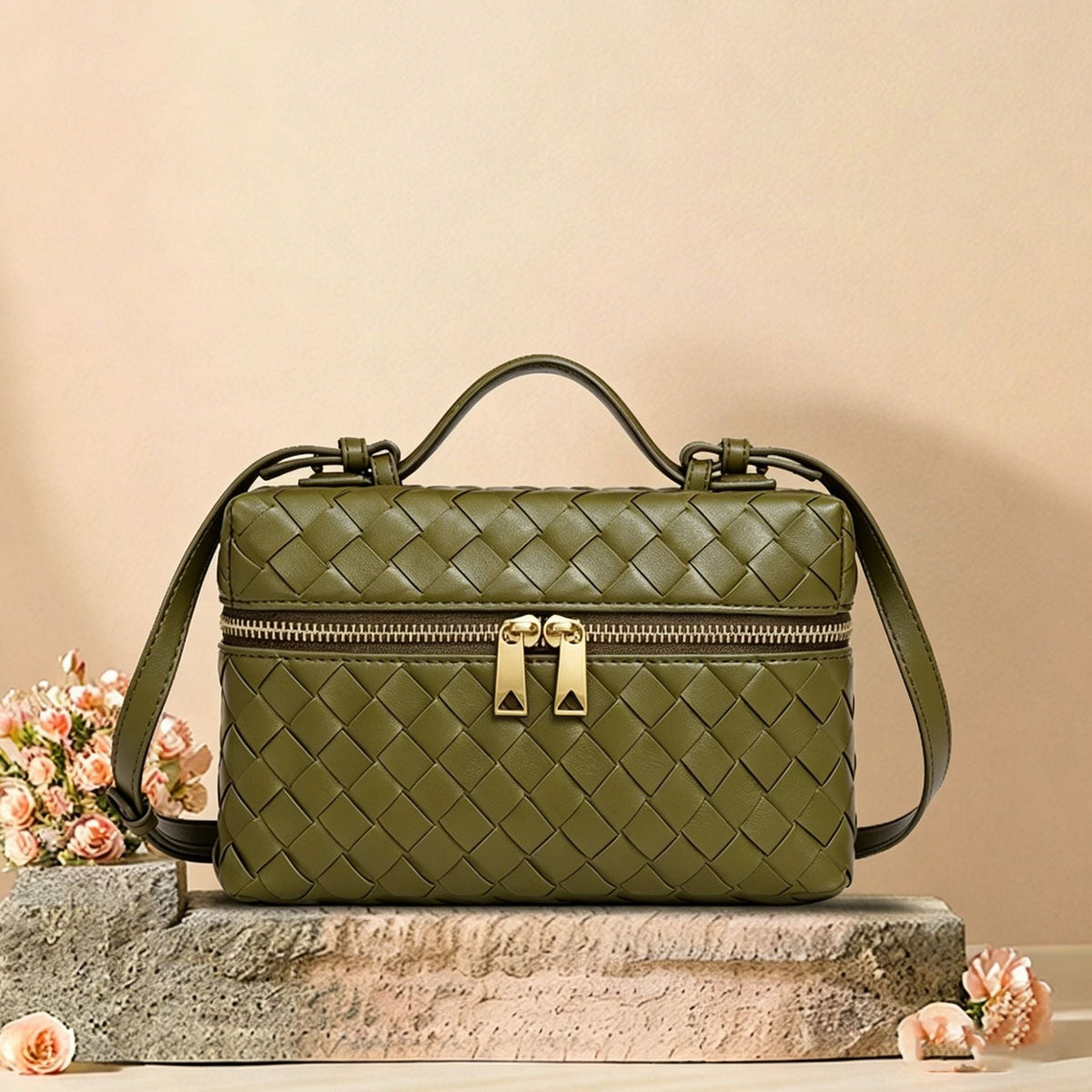 Pochette cosmetica in pelle intrecciata