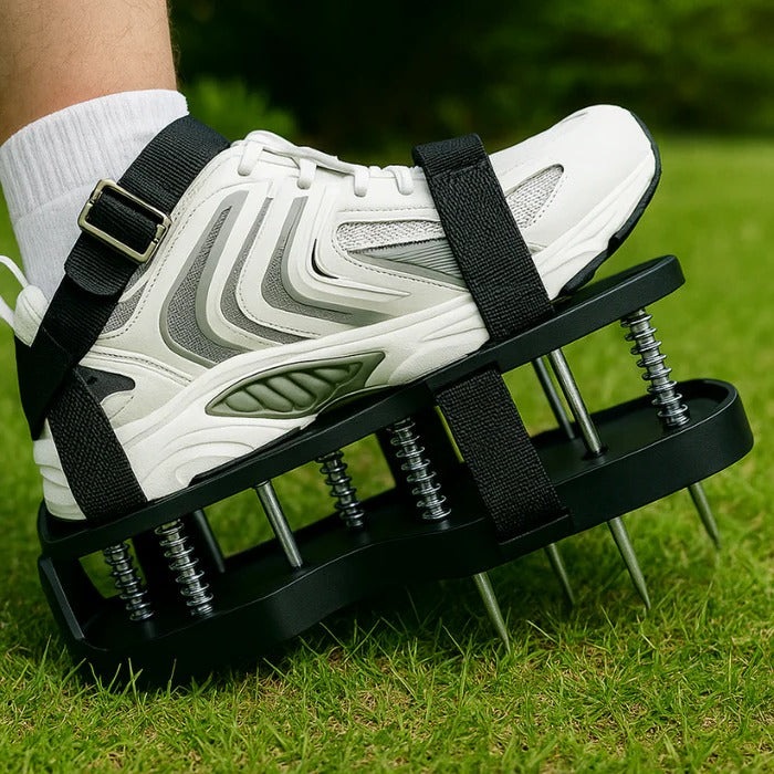 Scarpe aeratrici per la cura del prato senza sforzo