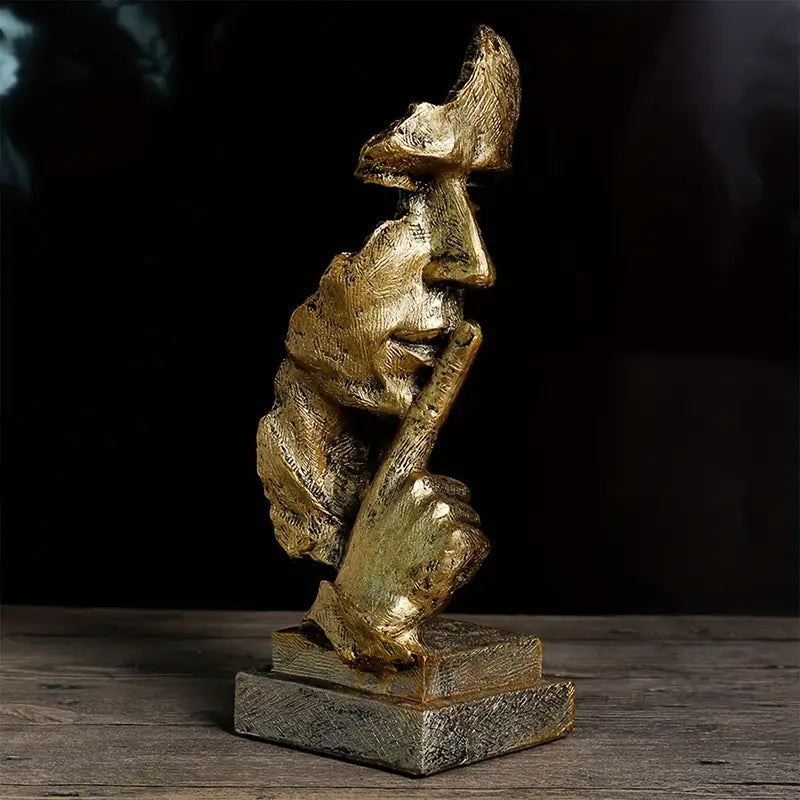 Scultura astratta contemplativa per riflessione tranquilla