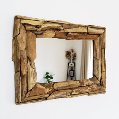 Specchio da parete | Cornice in legno di teak riciclato e appendimento reversibile | 71 × 51 cm