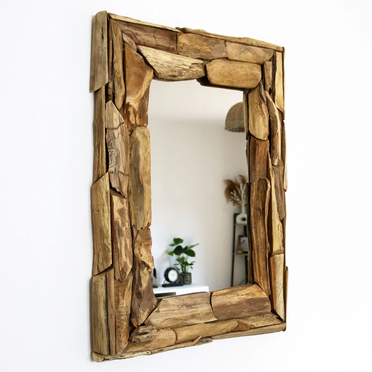 Specchio da parete | Cornice in legno di teak riciclato e appendimento reversibile | 71 × 51 cm