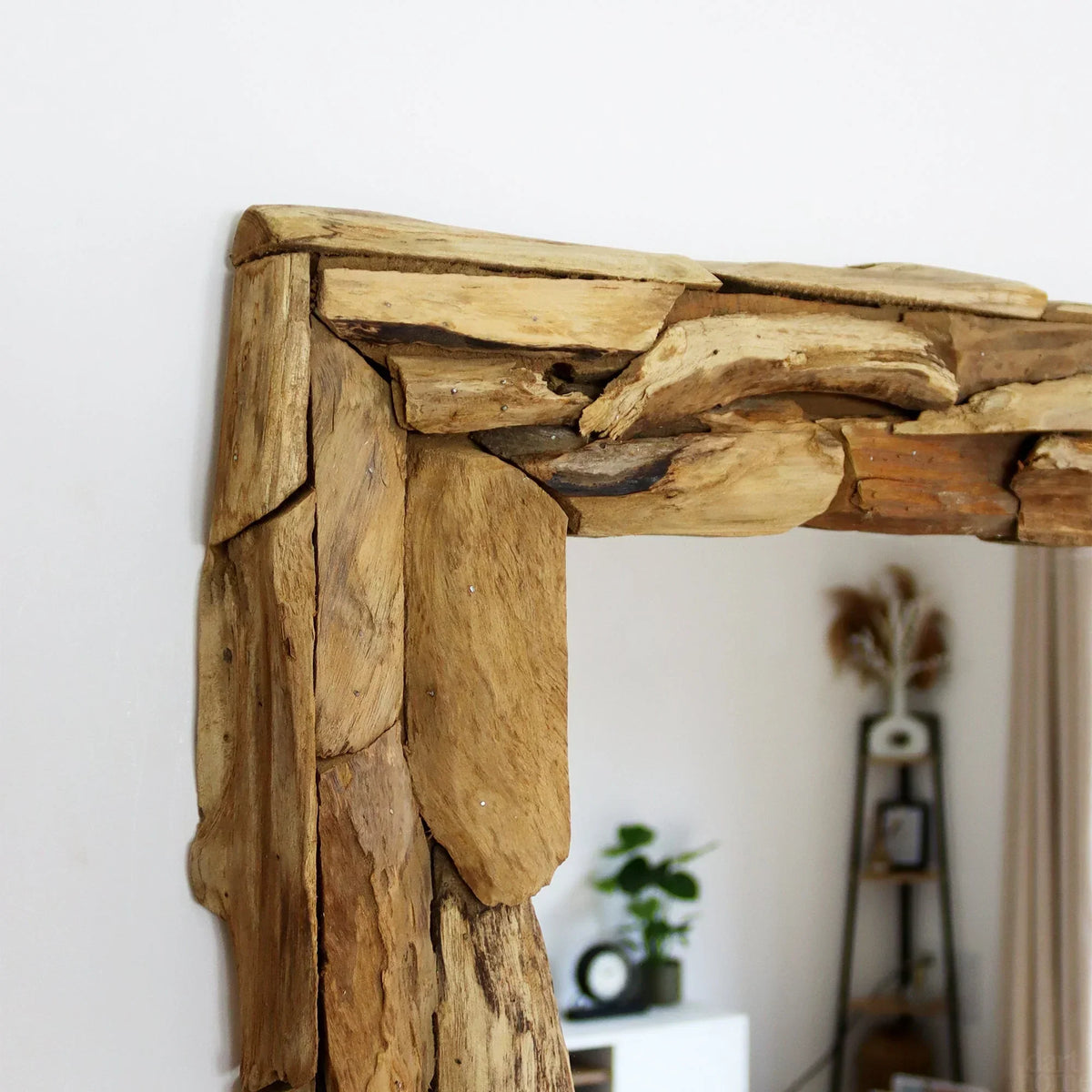 Specchio da parete | Cornice in legno di teak riciclato e appendimento reversibile | 71 × 51 cm